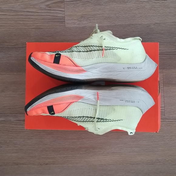 Men's Nike ZoomX Vaporfly Next% 2 - Picture 3 of 8